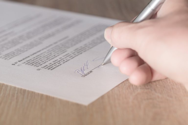 signature contrat de travail
