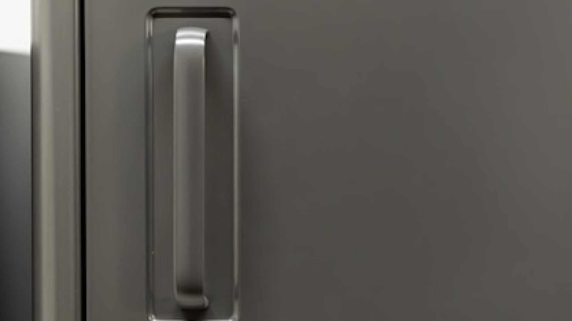 Armoire forte : comment installer et entretenir votre coffre de sécurité ?