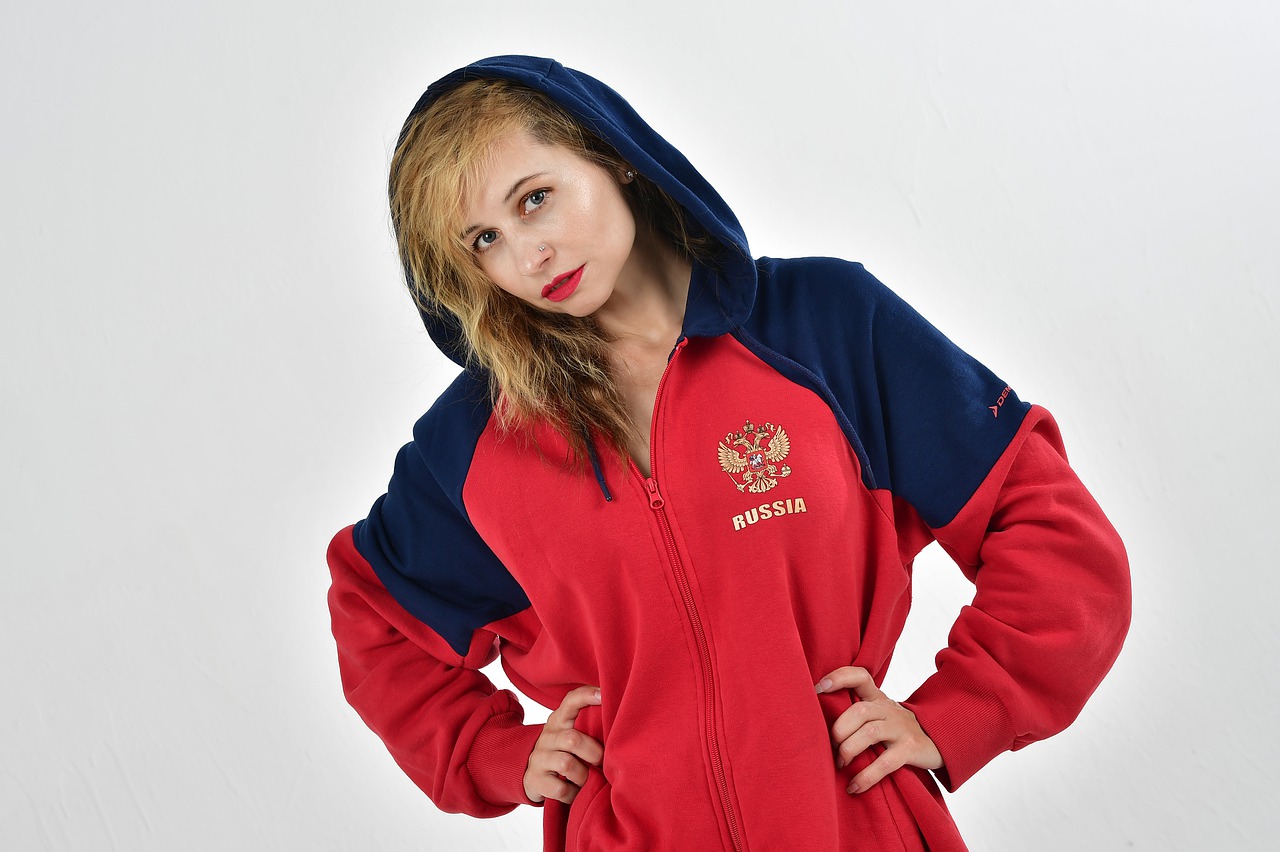Sweat à Capuche Sabrina Carpenter – Impression Chanteuse, Unisexe – Taille XS à 4XL – Coton Confortable
